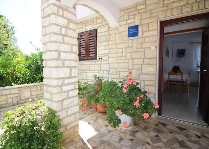 In - Istrien 10417 * بوريتش